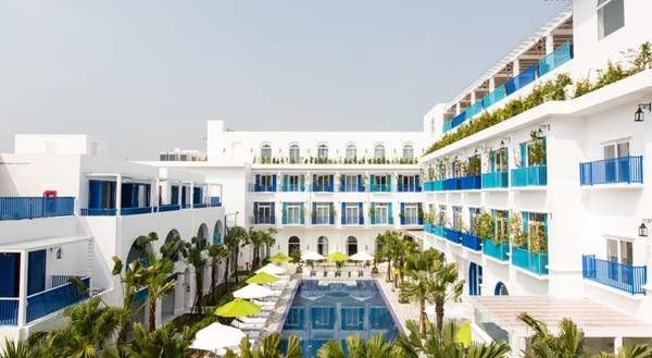 3N2Đ ở resort 4 sao phong cách Santorini đầu tiên tại Đà Nẵng bao gồm vé máy bay chỉ 3.699.000 đồng