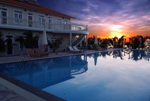 Cảnh hoàng hôn lãng mạn tại Saigon Emerald Phan Thiết