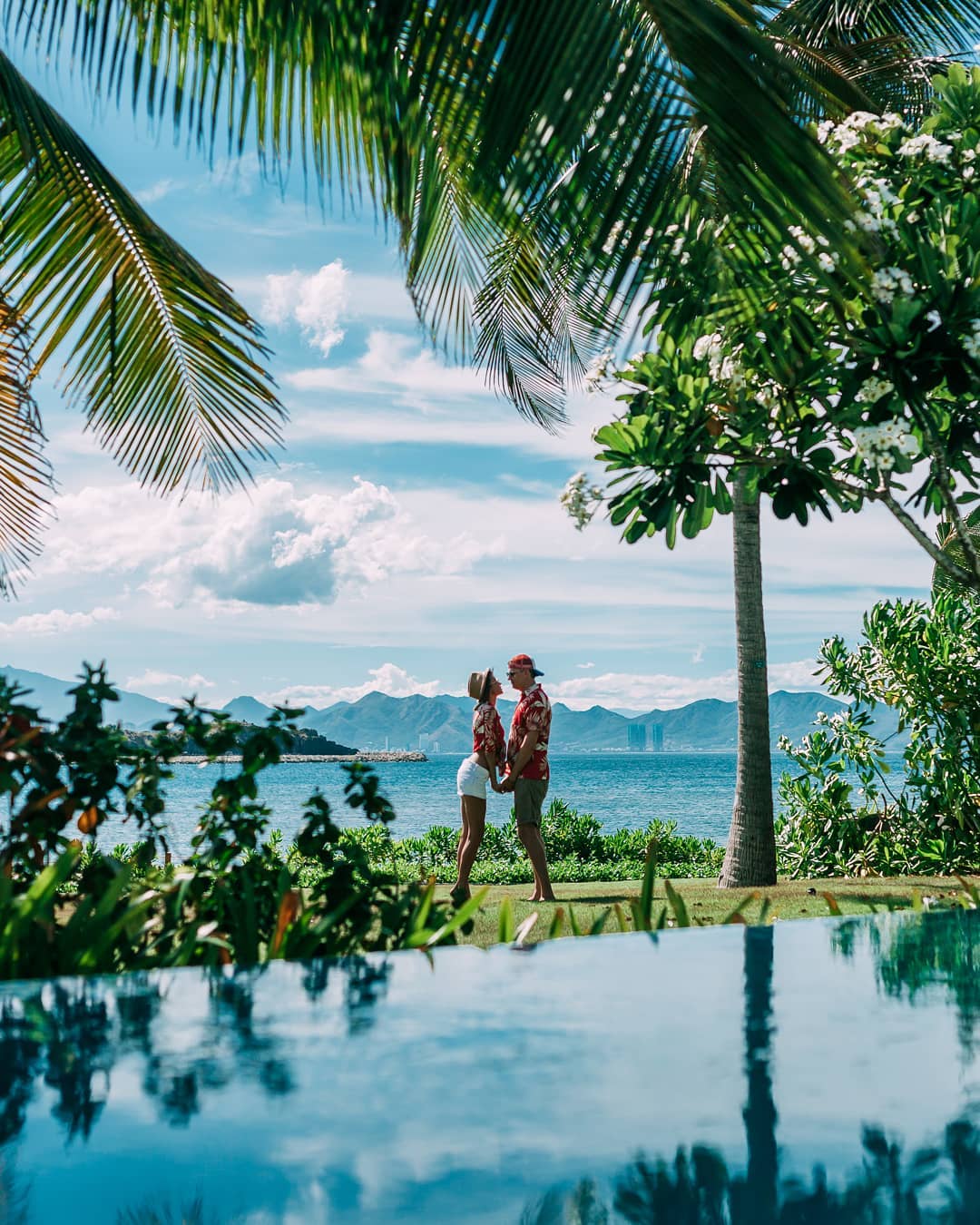 Quầy bar lãng mạn hướng biển tại khu nghỉ dưỡng Vinpearl Nha Trang