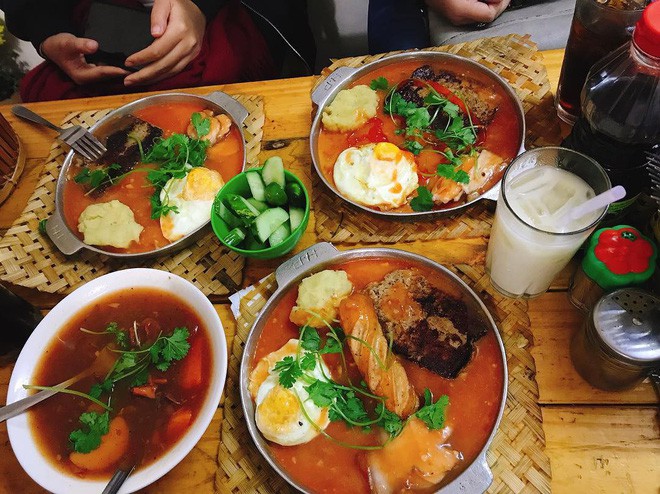 Bánh mì chảo gang Nghĩa Tân hấp dẫn