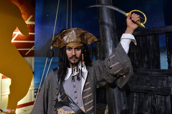 Johnny Depp, người nổi tiếng với vai Jack Sparrow trong phim Cướp biển vùng Caribbean.