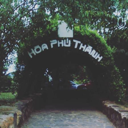 Cổng vào khu trượt thác. Ảnh: xuanhiien