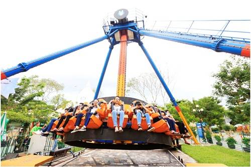khu-vui-choi-cam-giac-manh-dau-tien-tren-vinh-ha-long-ivivu-2