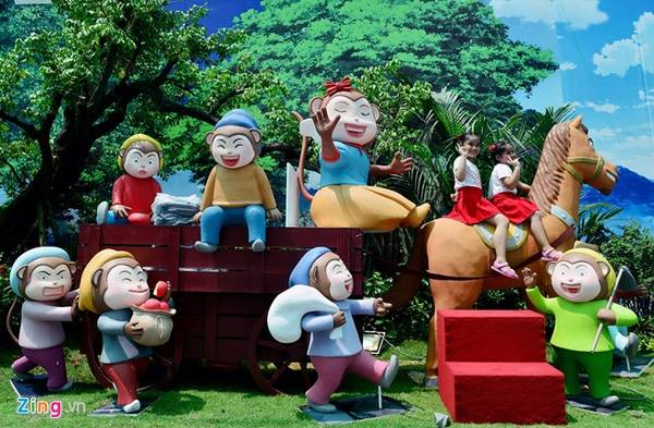 Nàng Bạch Tuyết cùng các chú lùn tại khu vui chơi Monkylywood