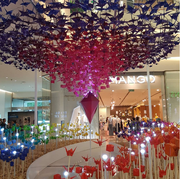 Check-in khu vườn hạc giấy Crescent Mall