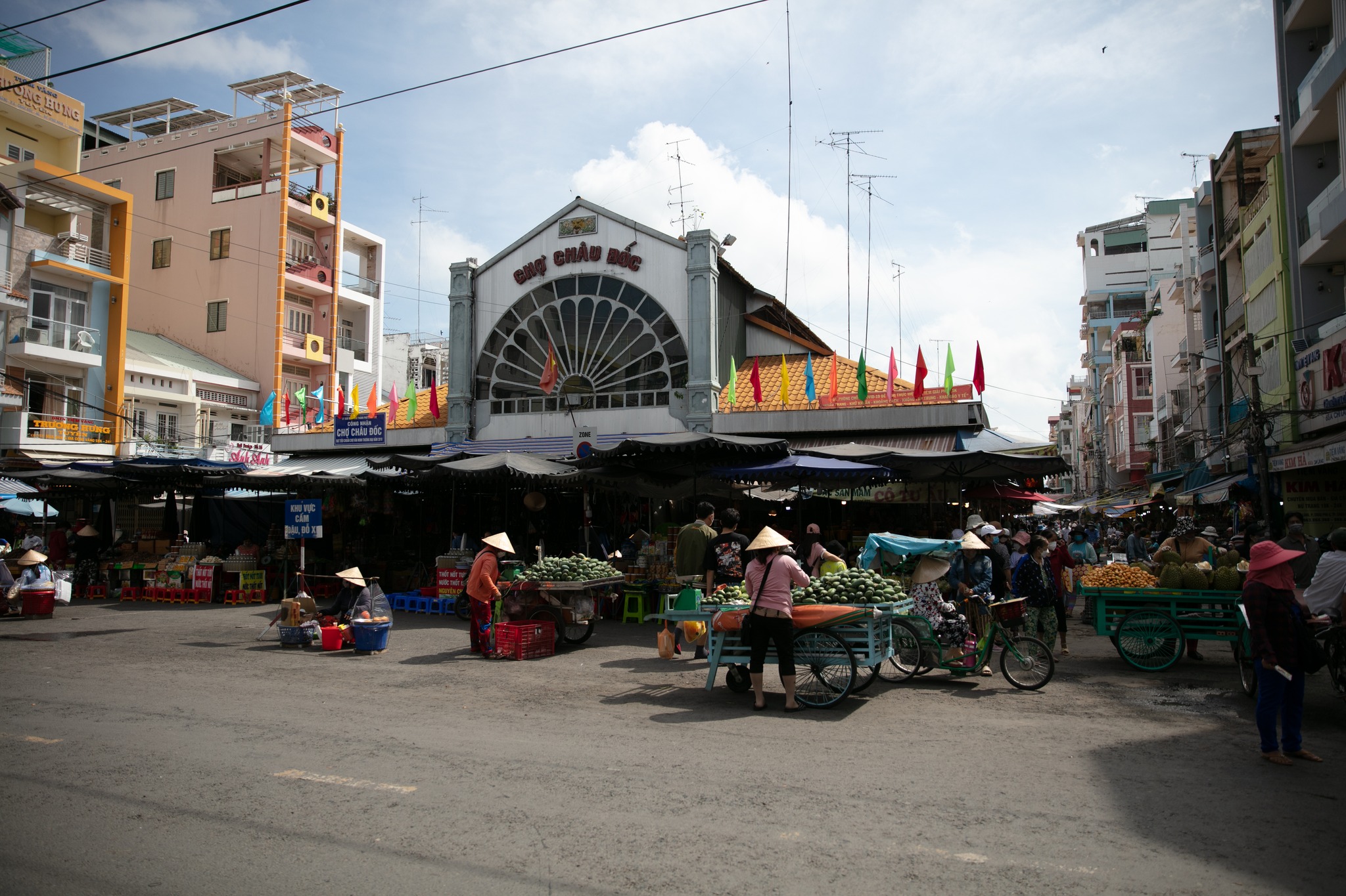 Tour tham quan chợ Châu Đốc