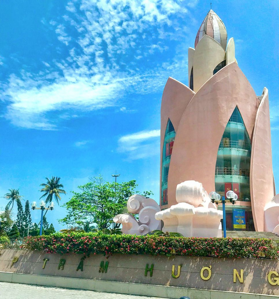 Nội thất Tháp Trầm Hương Nha Trang