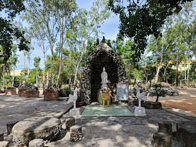 Bát nhã hoa viên chùa Ốc Nha Trang