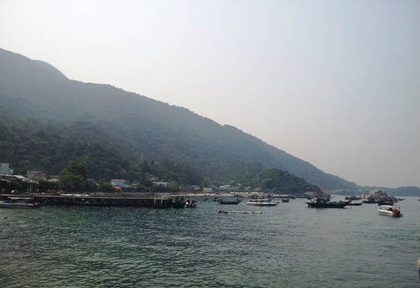 Cảnh bên phà cù lao Chàm.