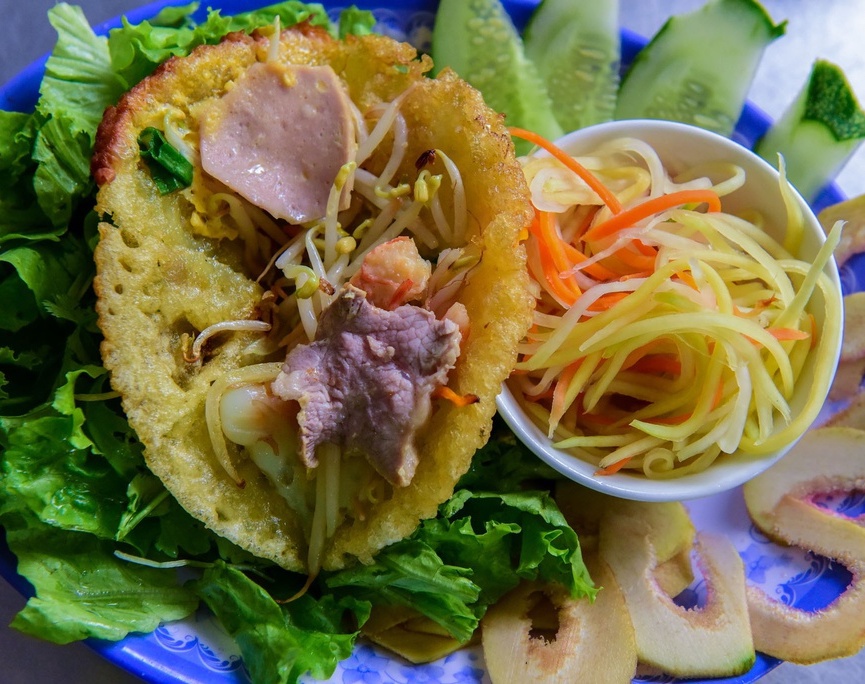 Ẩm thực phong phú là nét cuốn hút khi du lịch Huế
