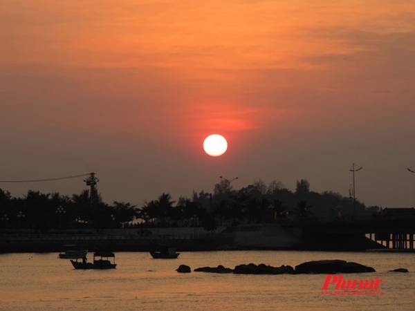 Chọn góc chụp ngắm bình minh Nha Trang đẹp nhất