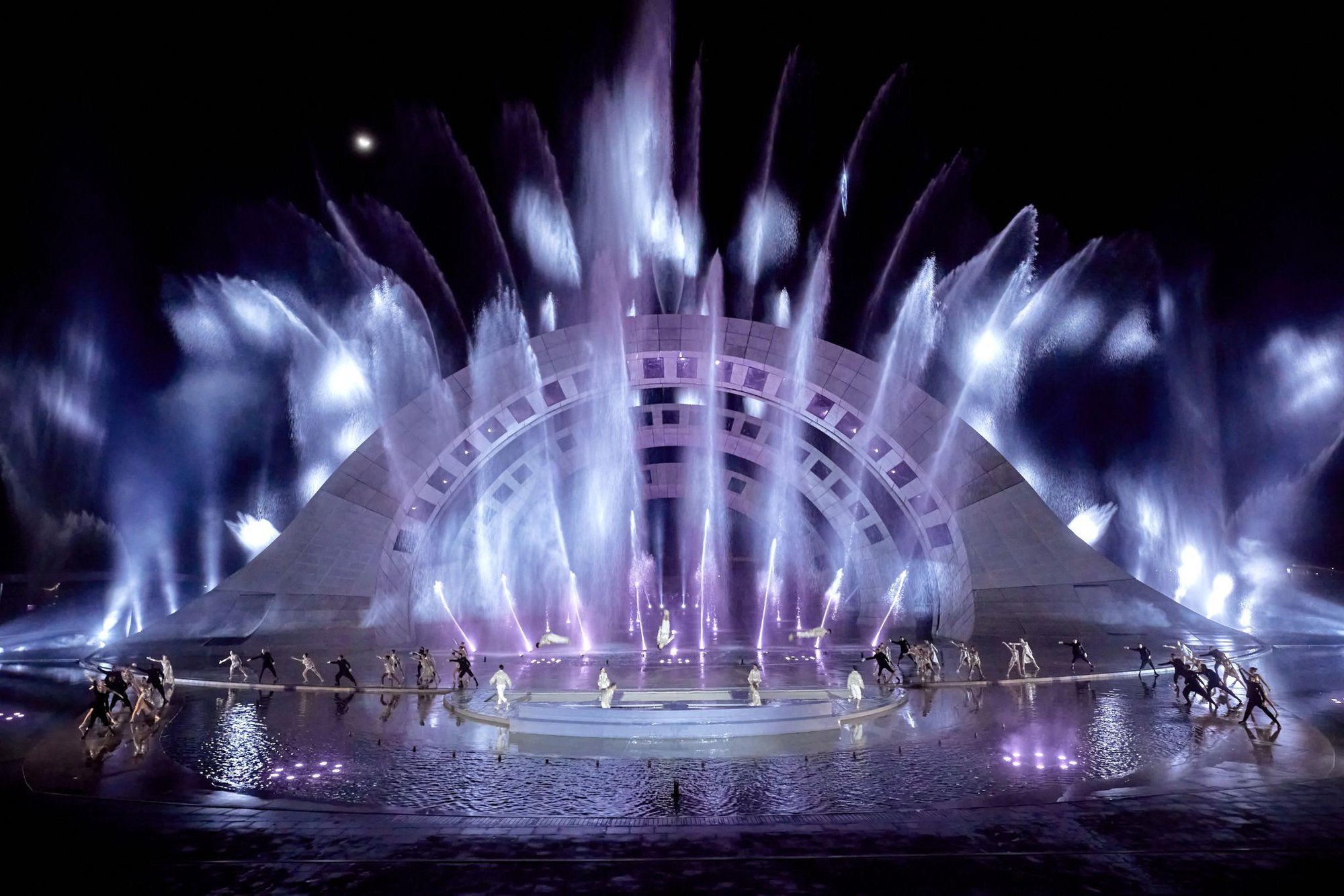 Kiss The Stars Phú Quốc màn trình diễn nước lửa