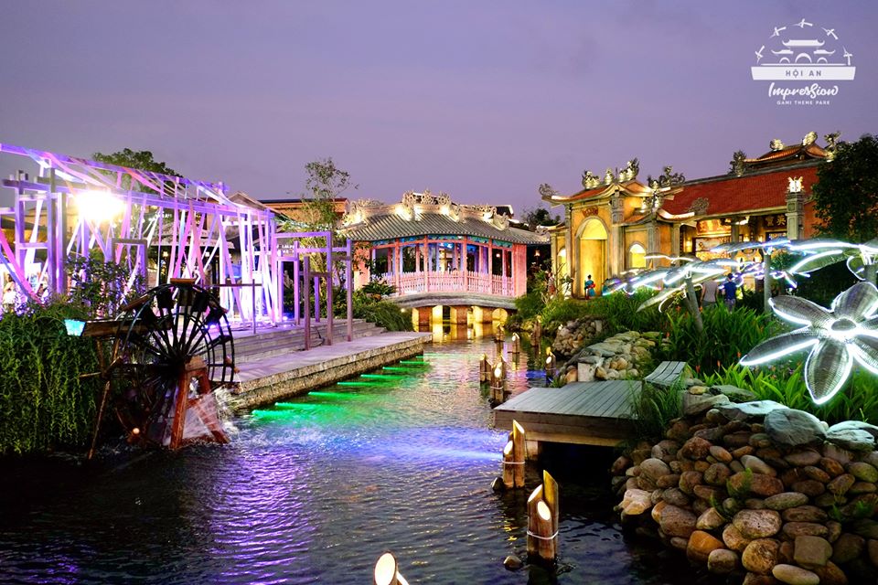 Trang phục áo dài thướt tha trong show Ký ức Hội An