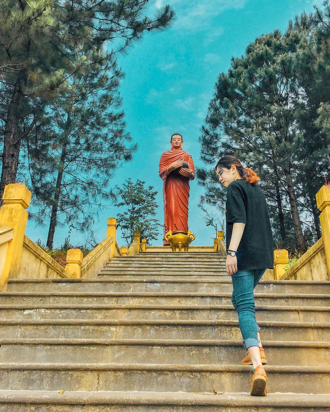 Góc chụp ảnh check-in siêu đẹp tại chùa Thiền Lâm Huế