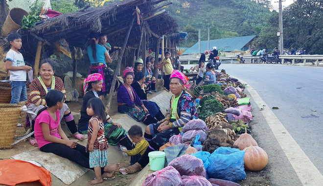 Lá ngón xào tỏi món đặc sản Lai Châu