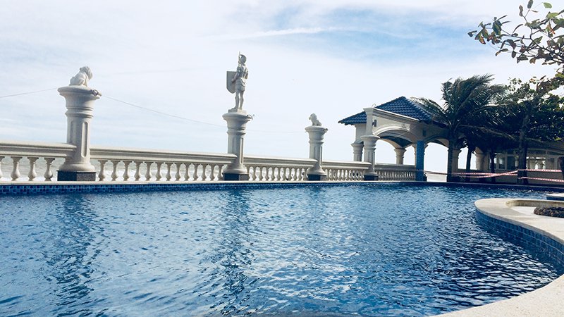 Khu vực hồ bơi Lan Rừng Phước Hải Resort