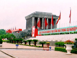 Viếng Lăng Bác địa điểm du lịch Hà Nội ý nghĩa