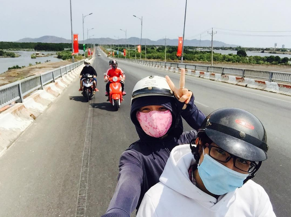 Không khí làng bè Long Sơn