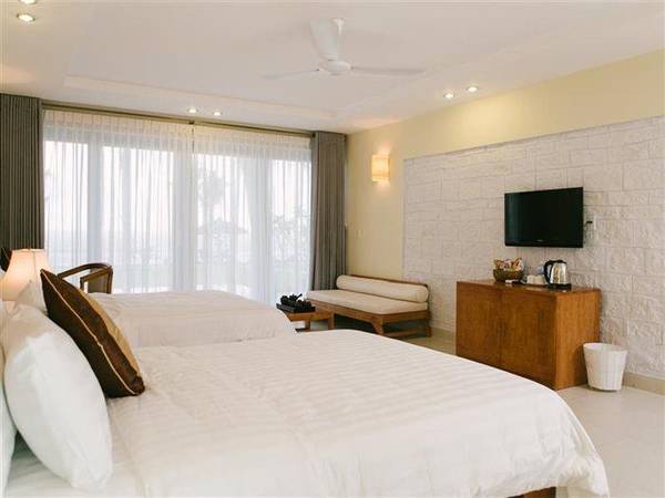 Nội thất gỗ ấm cúng tại Lăng Cô Beach Resort