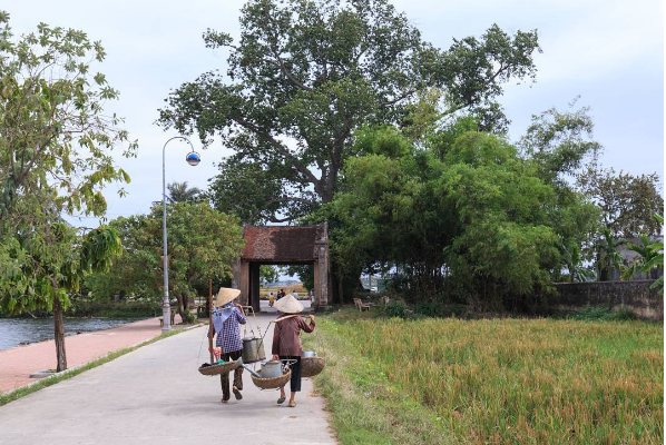 Làng cổ Đường Lâm Hà Nội với mái ngói đỏ cổ kính