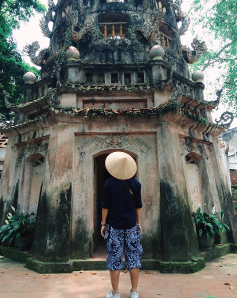 Đường làng rải rơm rạ mùa gặt ở Đường Lâm