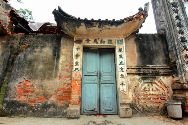Miếu mạo và di tích tại làng Cự Đà