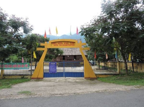 Ngôi nhà Gươi ven cung đường 14G