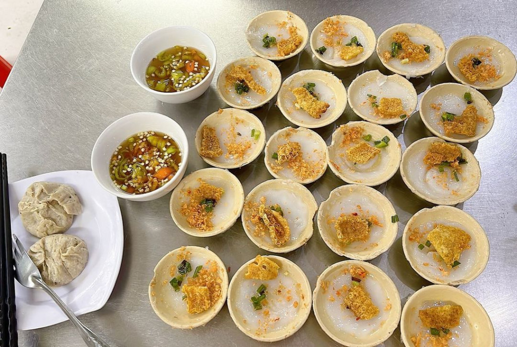 Bánh bèo chén thơm ngon tại làng ẩm thực bánh nậm bánh lọc Huế