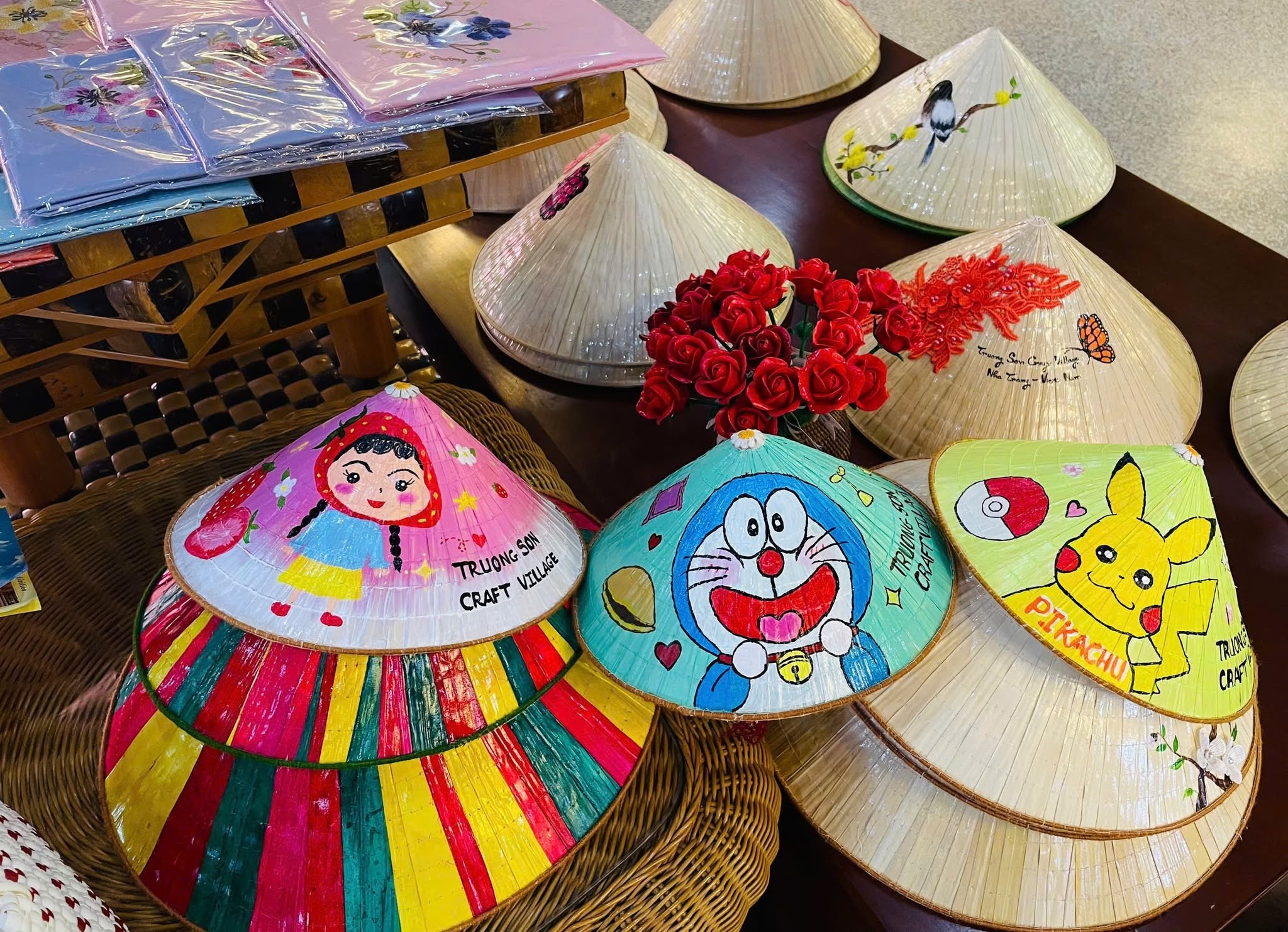 Khu trưng bày quà lưu niệm thủ công