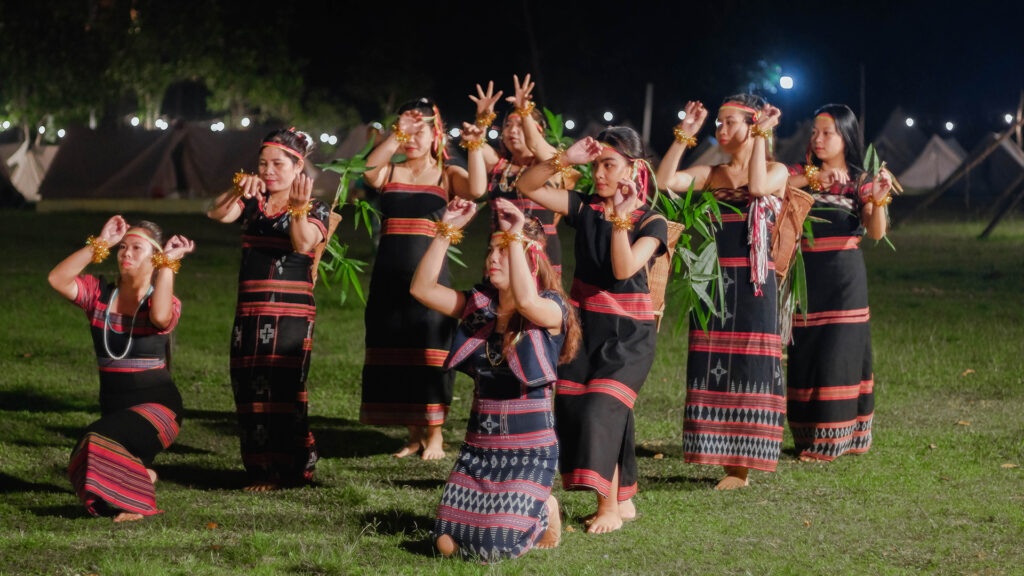 Đêm lửa trại giao lưu văn hóa Cơ Tu