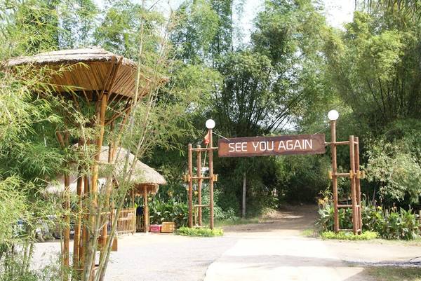 Khung cảnh yên bình tại khu du lịch Làng Tre Nha Trang