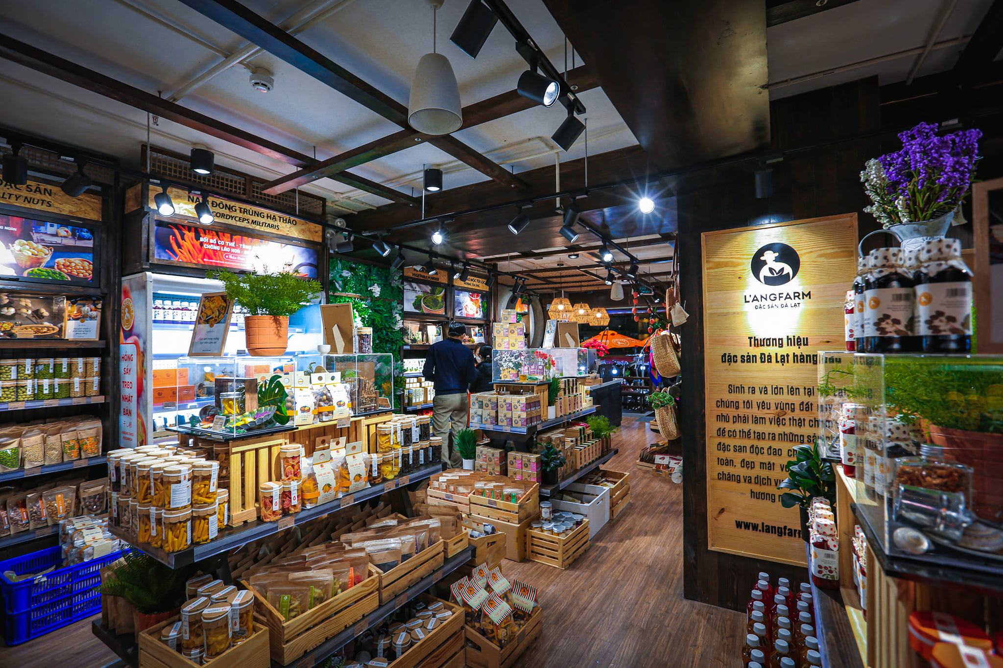 L'angfarm Store2