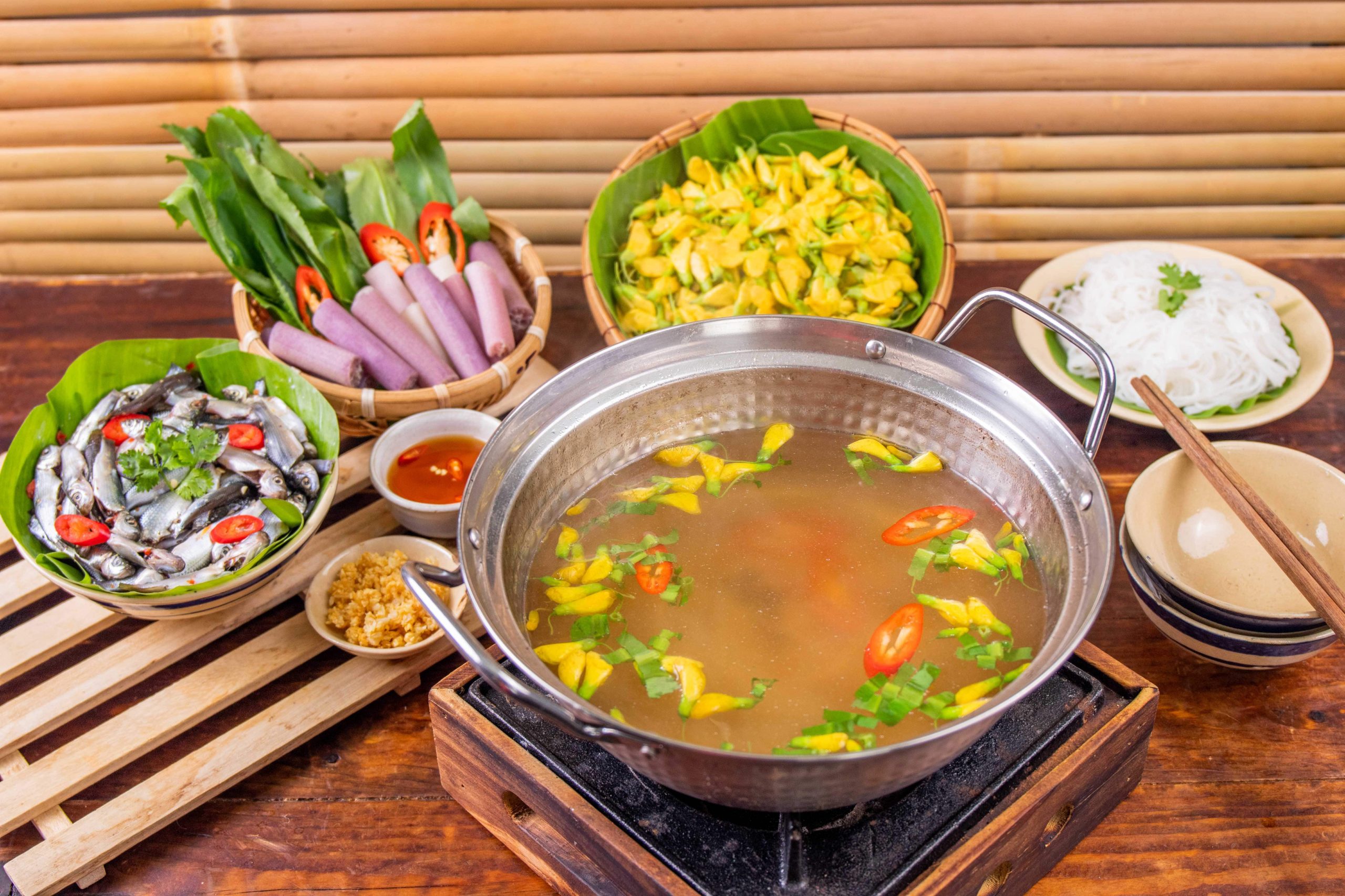 Lẩu cá linh bông điên điển Cần Thơ