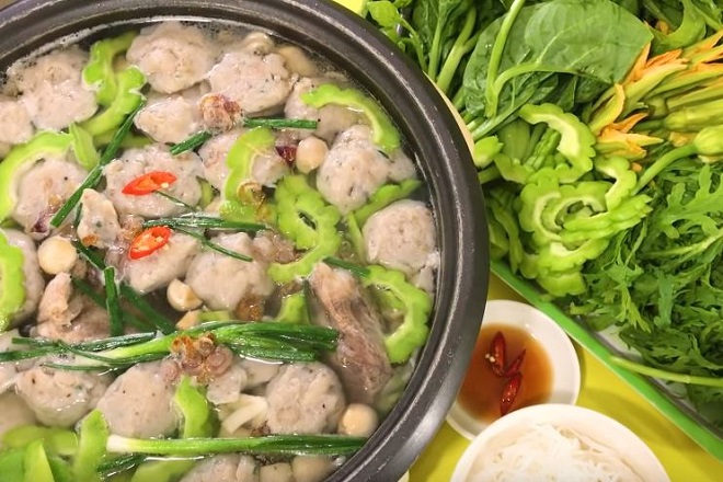 Món lẩu khổ qua thác lác sườn non hấp dẫn