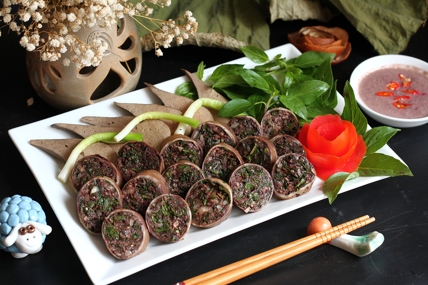 Lòng lợn nhồi gạo nếp đặc sản Lai Châu