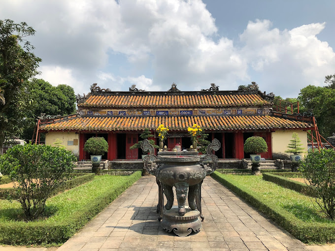 Lăng -Gia -Long-ivivu