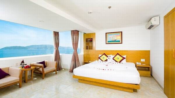 Phòng ngủ hiện đại tại khách sạn Majestic Nha Trang