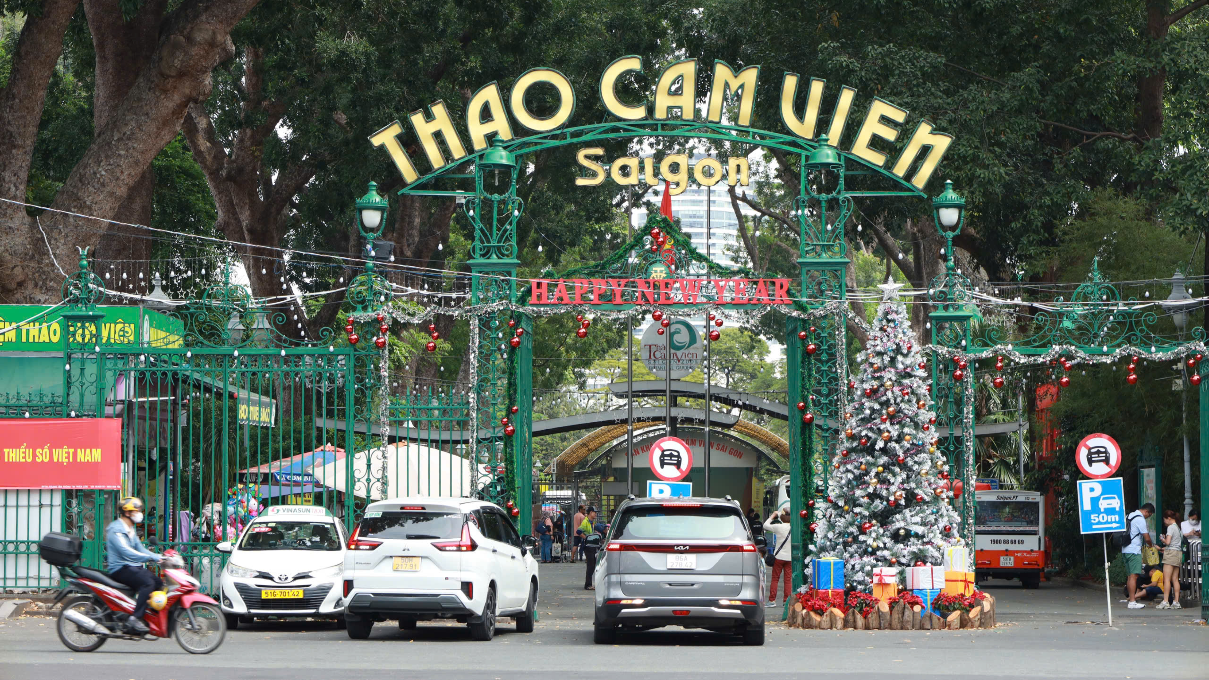 Nhiều điểm gửi xe thuận tiện quanh khu vực Quận 1