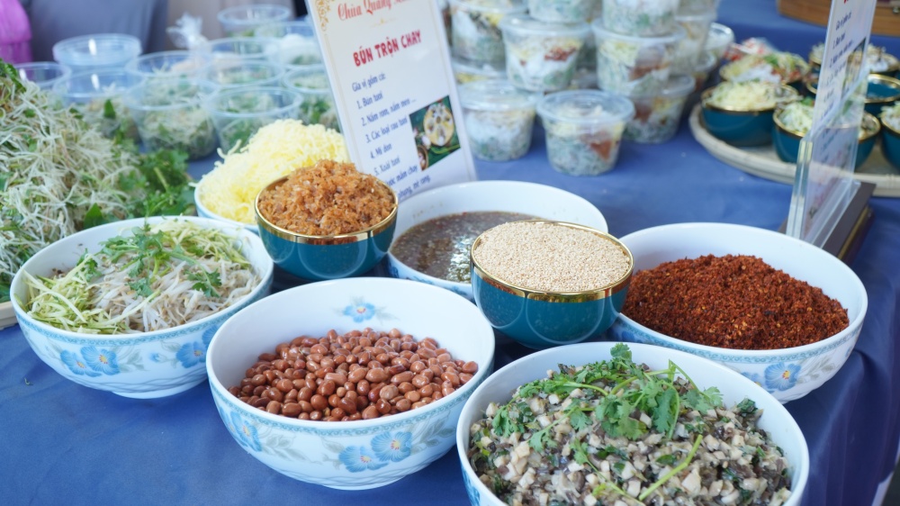 Thưởng thức ẩm thực sông Hương tại Lễ hội ẩm thực chay Huế 2026