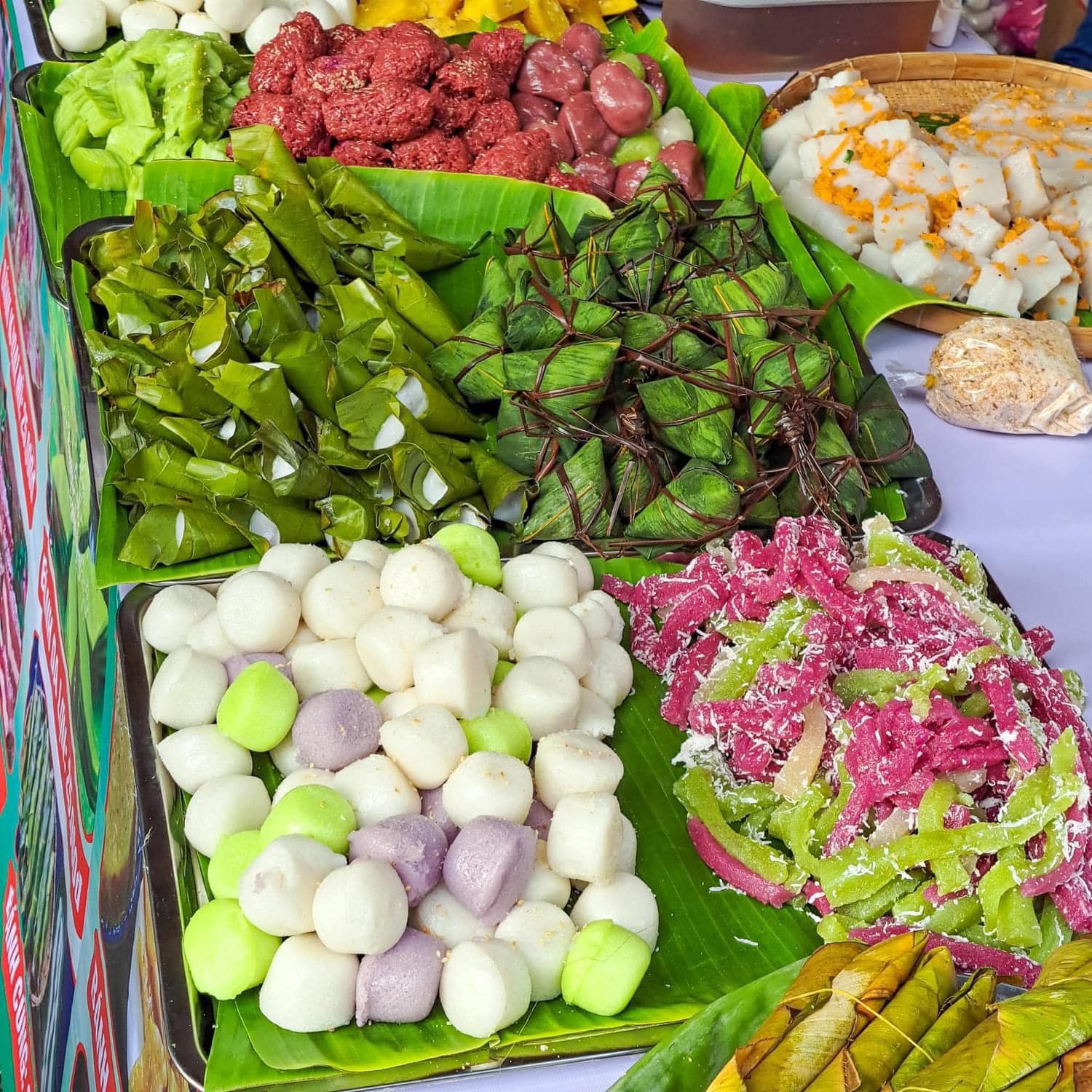 Nhiều loại bánh hấp dẫn tại lễ hội bánh dân gian