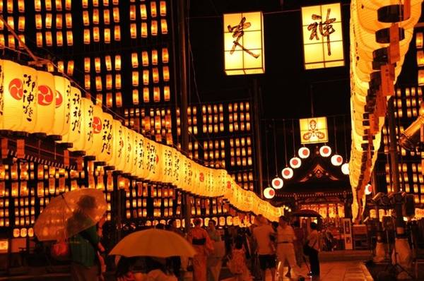 Không khí văn hóa Nhật Bản qua lồng đèn Không khí văn hóa Nhật Bản qua lồng đèn