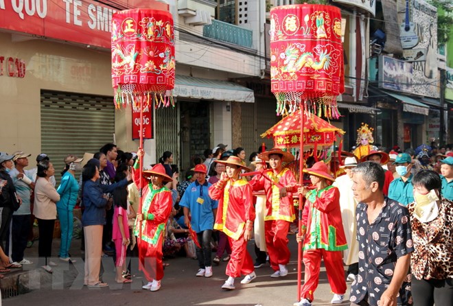 Múa lân sư rồng tại Lễ hội Nghinh Ông Phan Thiết
