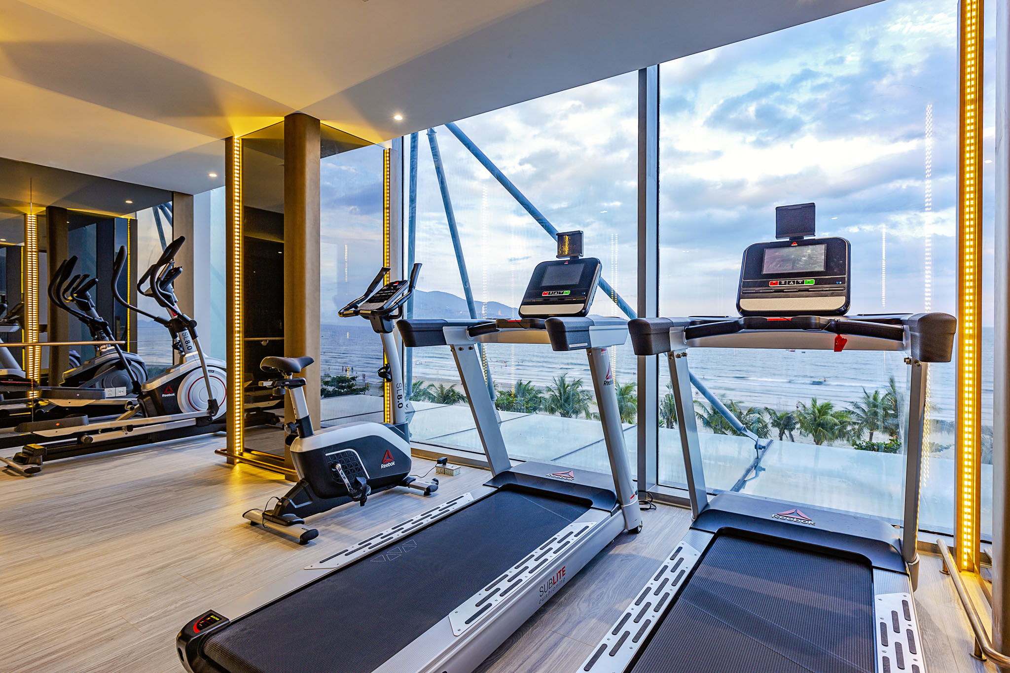 Phòng gym hướng biển Le Sands Oceanfront Đà Nẵng