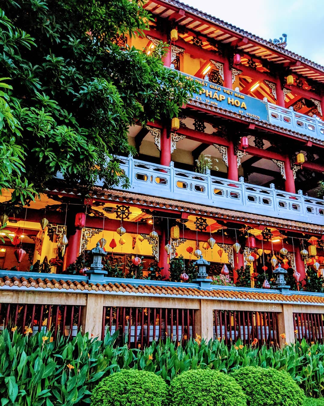 Lễ thả hoa đăng trên kênh Nhiêu Lộc Sài Gòn