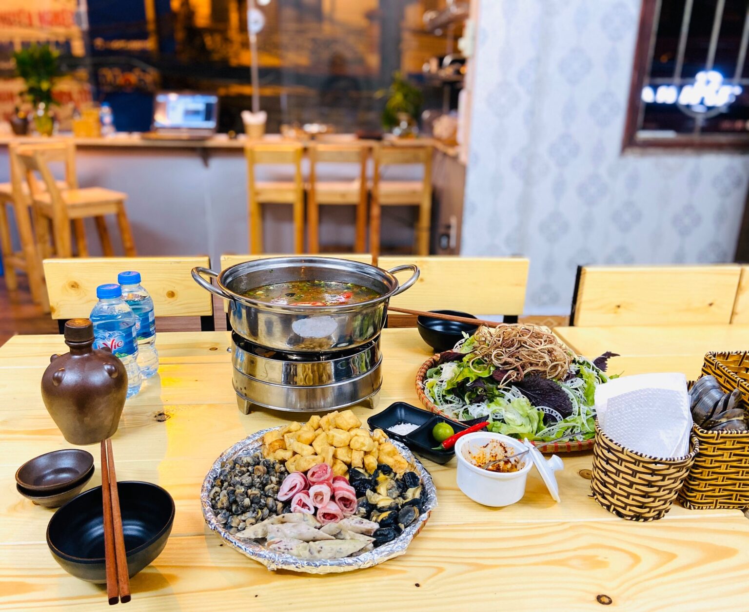 Lẩu ốc Hà Nội