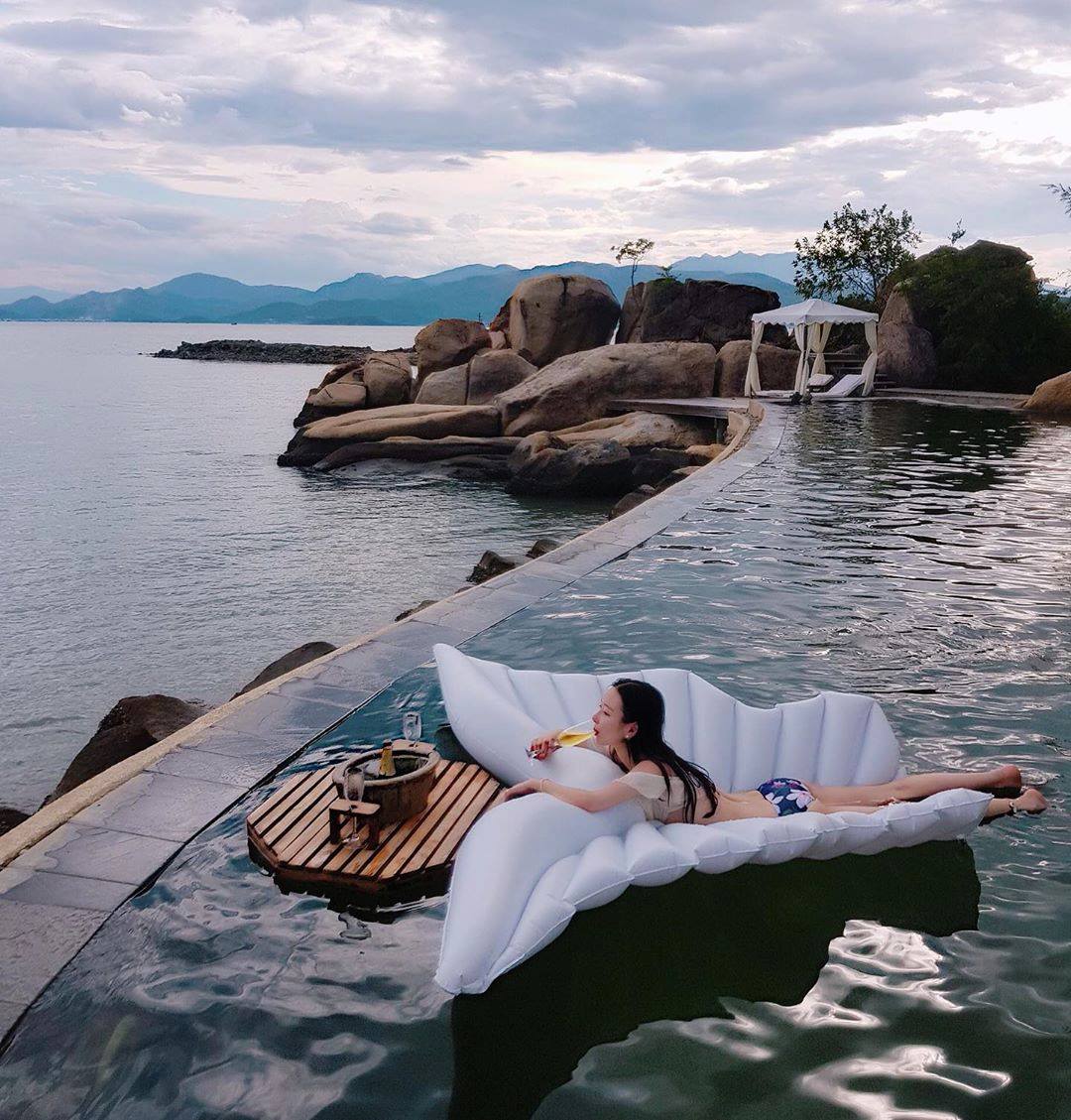 Thiết kế phòng ngủ mở đón gió biển tại L'Alya resort Ninh Vân Bay Thiết kế phòng ngủ mở đón gió biển tại L'Alya resort Ninh Vân Bay