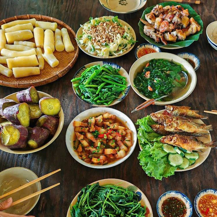Thưởng thức bữa cơm nhà hấp dẫn tại Leaf Village Farm Đà Nẵng