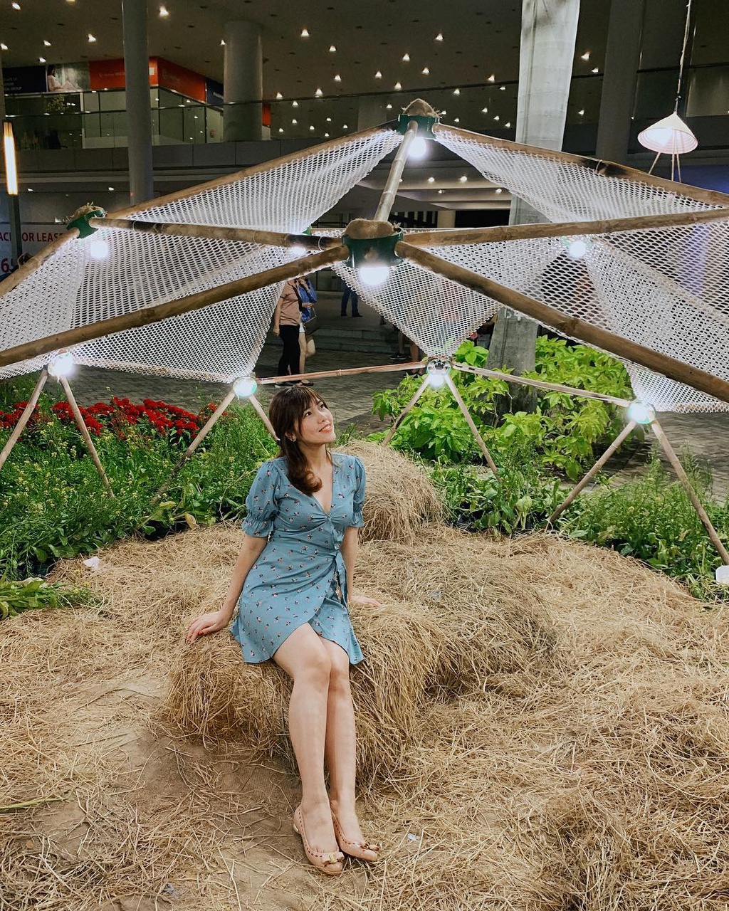 Cầu Ánh Sao tự động chiếu sáng về đêm tại công viên Sài Gòn