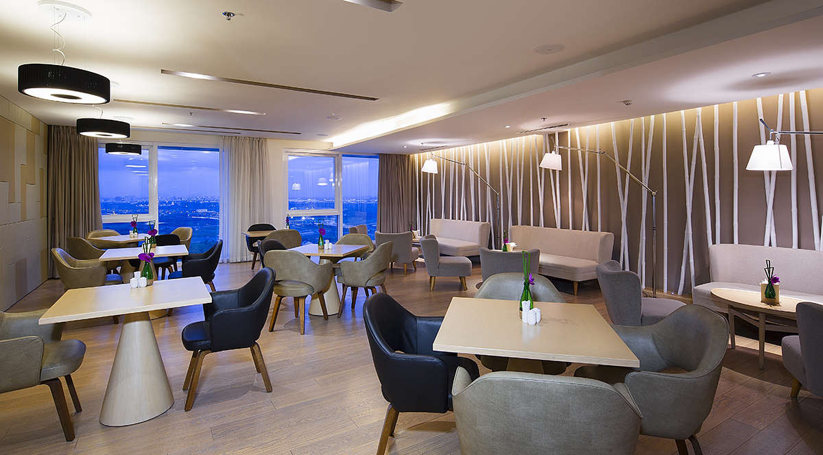 Executive Lounge, nơi lý tưởng cho khách lưu trú cần nơi yên tĩnh để làm việc hoặc đọc sách.