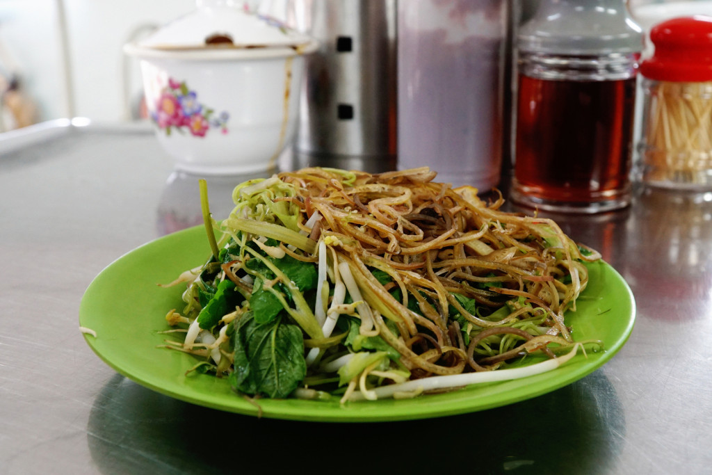 Các món nước uống tại quán bún mọc Sài Gòn